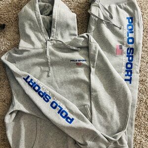 Polo sweatshirt and pants large